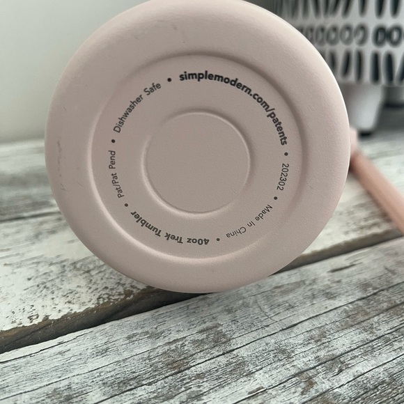 Pink Simple Modern Tumbler with Handle and Straws - Picture 3 of 7